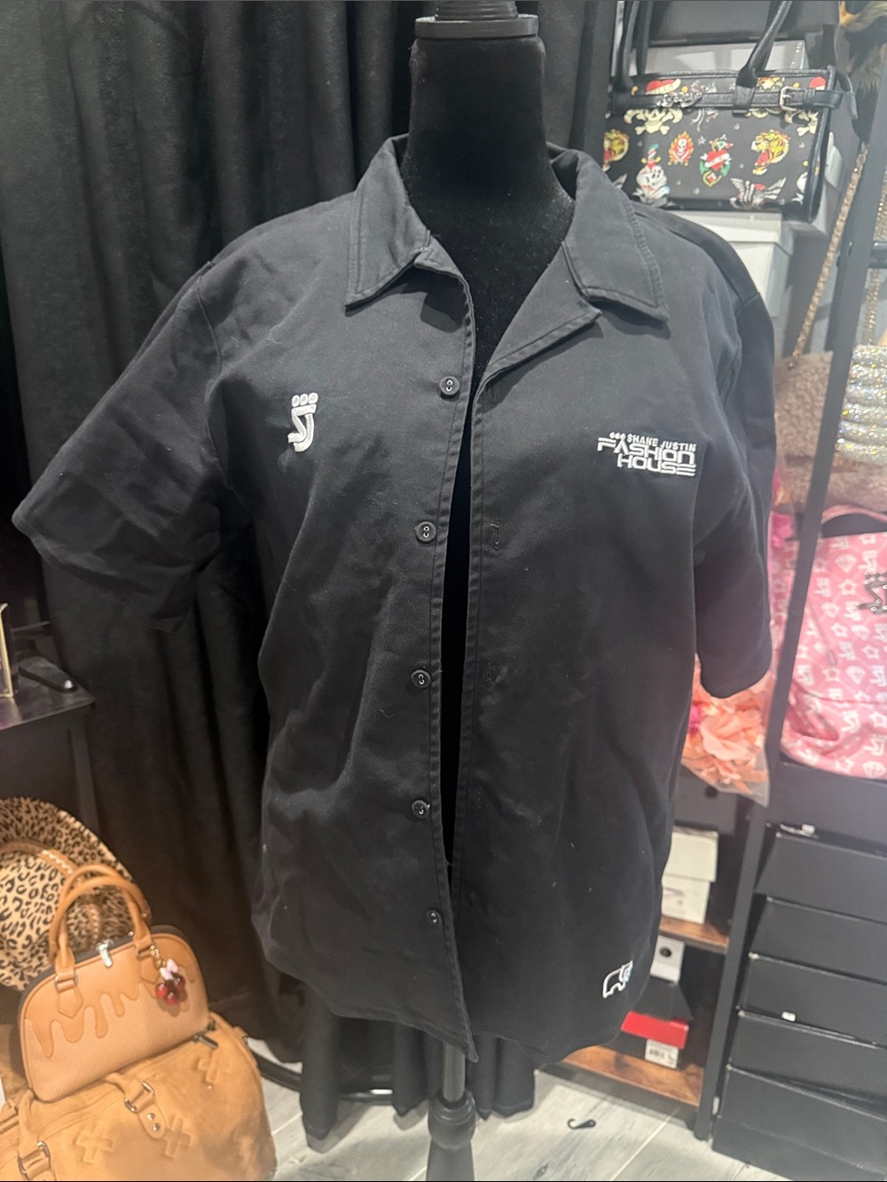 Fashion House Men's Black Short-Sleeve Button Down Work Shirt